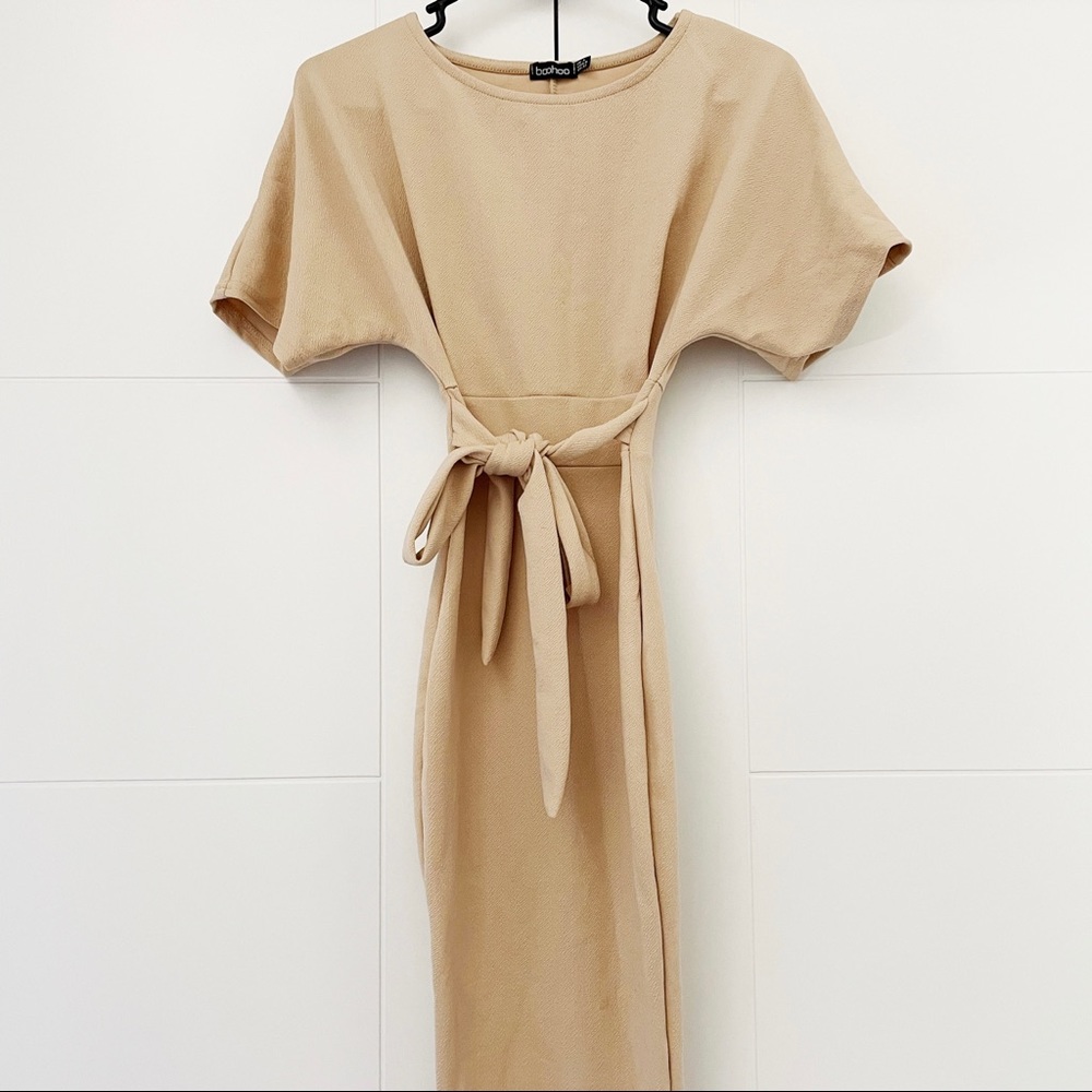 Boohoo Tie Waist Formal MIDI Dress size 4